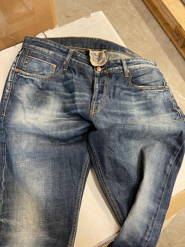 JEANS IN STOCK Europe
