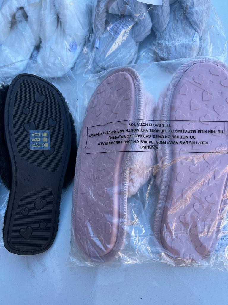 ASSORTED SLIPPERS USA